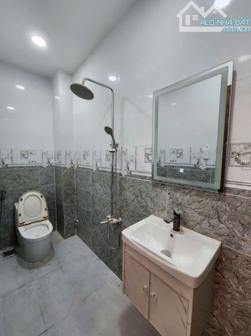 NHÀ SỬA TÂM HUYẾT ĐỂ Ở - BÁN ĐI RẤT TIẾC -  HXH QUAY ĐẦU - THÔNG RA ĐƯỜNG 3/2, Q10 - 43 M2 - 2