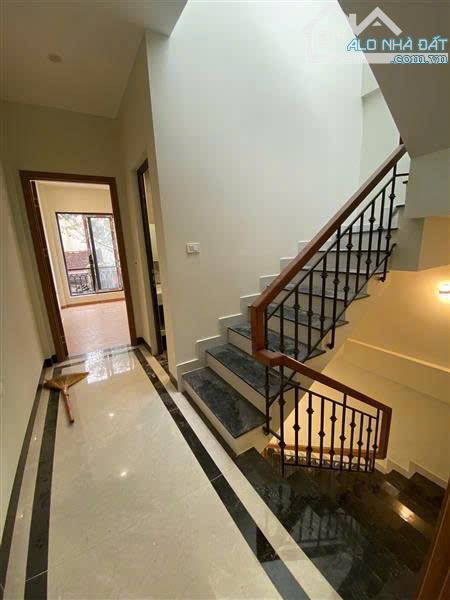 NHÀ ĐẤT ĐÔNG ANH - NHỈNH 4 ĐỒNG MÀ ĐƯỢC Ô TÔ NGỦ TRONG NHÀ NHƯ NÀY CÓ NÊN MUA NGAY KHÔNG Ạ - 2