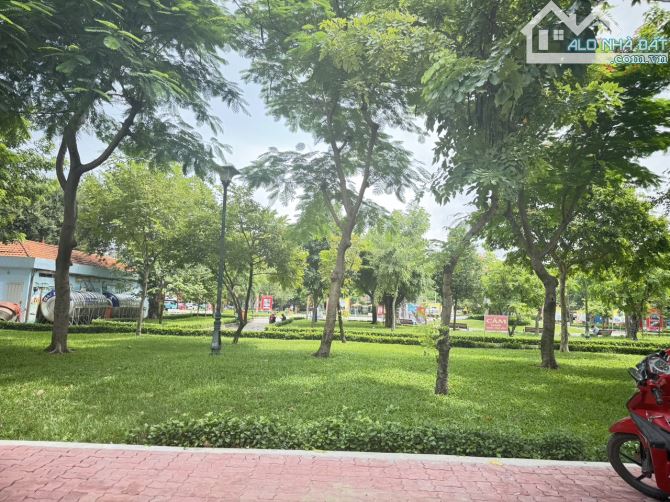 Bán Đất MT  Đường Nguyễn Thị Mười - 4m x 20m - 80m.2- Đối Diện công Viên - F4 Q8 - 3
