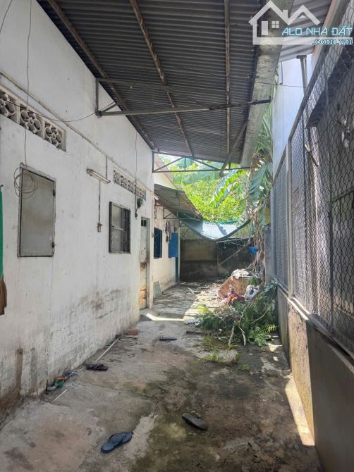 Bán đất đường 102 Lã Xuân Oai, P.TNPA, Q9 cũ, DT 270m2 giá 14 tỷ - 3