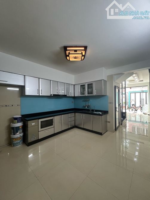 ♻️ ĐỨC GIANG - THƯỢNG  THANH - NHÀ LÔ GÓC - NGÕ THÔNG - Ô TÔ VÀO NHÀ , DT 50m² , 4 NGỦ - Đ - 3