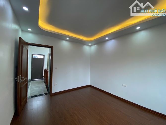 Hiếm - Nhà Mới , 5 Tầng . Thang Máy . Ở Khu Phân Lô Tăng Thiết Giáp - 3