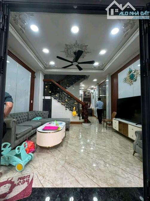 Kẹt tiền bán gấp nhà Hoang Trọng Mậu, Tân Hưng, Quận 7. Giá 2,99 tỷ/52m2, hẻm 5m - 3