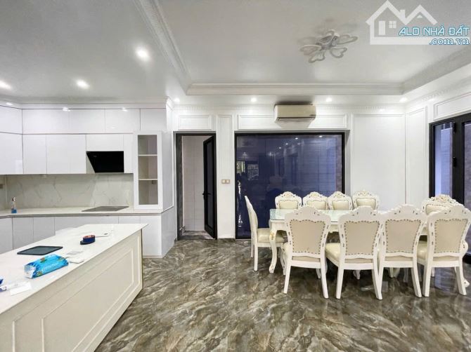 Bán căn 130m x 3.5 tầng Sao Đỏ - Thành Tô - Bùi Viện. Giá 11,5 tỷ - 3