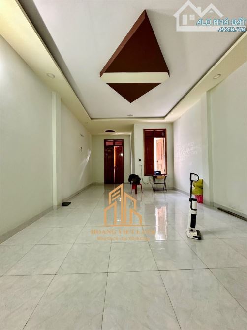 BÁN NHÀ 3 LẦU MẶT TIỀN NGUYỄN HỮU THỌ. DT: 5x26,6M. GIÁ: 11 TỶ 990 TRIỆU - 3