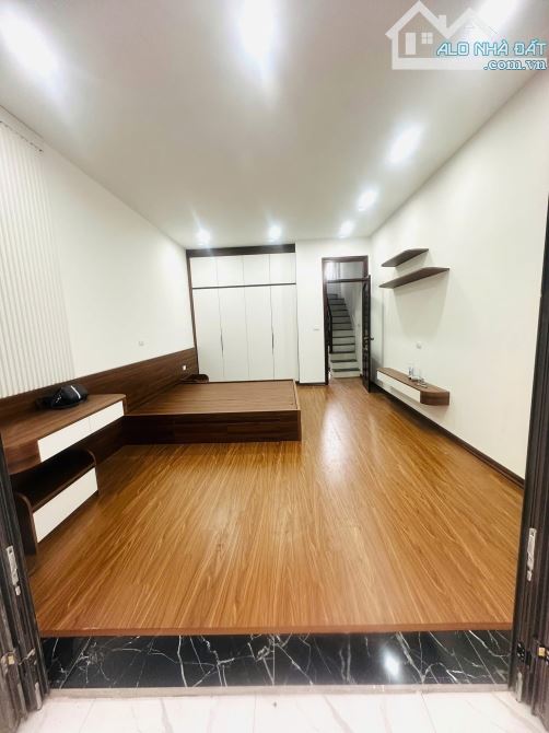 BÁN NHÀ 5 TẦNG- 44m2- KHU KINH DOANH SẦM UẤT NGUYỄN THÁI HỌC-HÀ ĐÔNG - 3