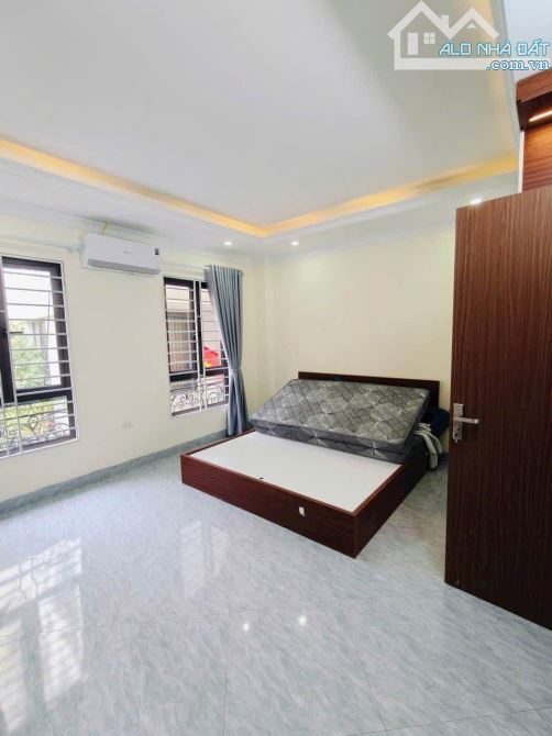 BÁN GẤP NHÀ PHỐ NGUYỄN XUÂN KHOÁT LÔ GÓC 6 TẦNG, 35M NGÕ THÔNG, Ô TÔ ĐỖ CỬA. TC 8x tỷ - 3