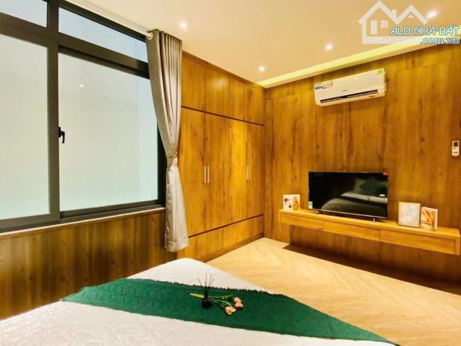 NHÀ ĐẸP 4 TẦNG FULL NỘI THẤT - 43m2 (4.5 × 10)  GẦN EMART - 6.88 TỶ - 3