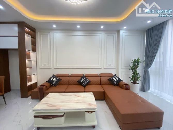 Bán nhà Hoàng Cầu Đống Đa gần 50m2 nhà đẹp gần Quận Ủy, chỉ hơn 12 tỷ - 3