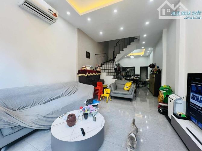 Hiếm! Bán Nhà Lạc Long Quân, Tây Hồ - Ô tô Đỗ Cửa - Gần Phố - 60M2 - 4Tầng -Mt4m - 15.5 Tỷ - 3