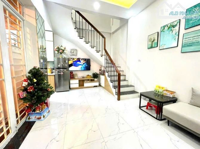 BÁN NHÀ PHỐ LÒ ĐÚC - MẶT NGÕ NÔNG, RỘNG, 15M RA MẶT PHỐ - 30M2 X 5 TẦNG - SĐCC - 3