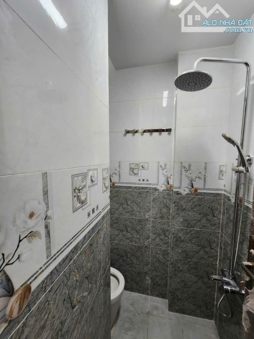 NHÀ SỬA TÂM HUYẾT ĐỂ Ở - BÁN ĐI RẤT TIẾC -  HXH QUAY ĐẦU - THÔNG RA ĐƯỜNG 3/2, Q10 - 43 M2 - 3
