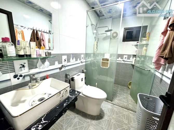 NHÀ CHỦ XÂY TÂM HUYẾT ĐẸP NGÔ QUYỀN HÀ ĐÔNG PHÂN LÔ NGÕ RỘNG 31M2 5 TẦNG 8 TỶ - 3