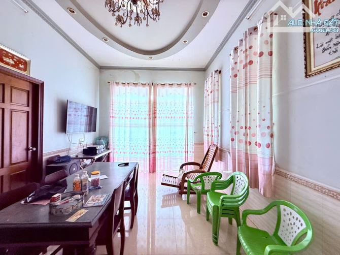 Hóc Môn bán đất MT nhựa 10m DT 600m2 có nhà cấp 4 gần đường Song Hành giá 11,5ty - 4