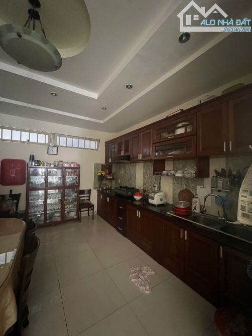 SIÊU PHẨM NHÀ GARA Ô TÔ – SAU LƯNG ĐẠI HỌC NGÂN HÀNG – 84M² – 4PN – GIÁ CHỈ 7.5 TỶ. - 4