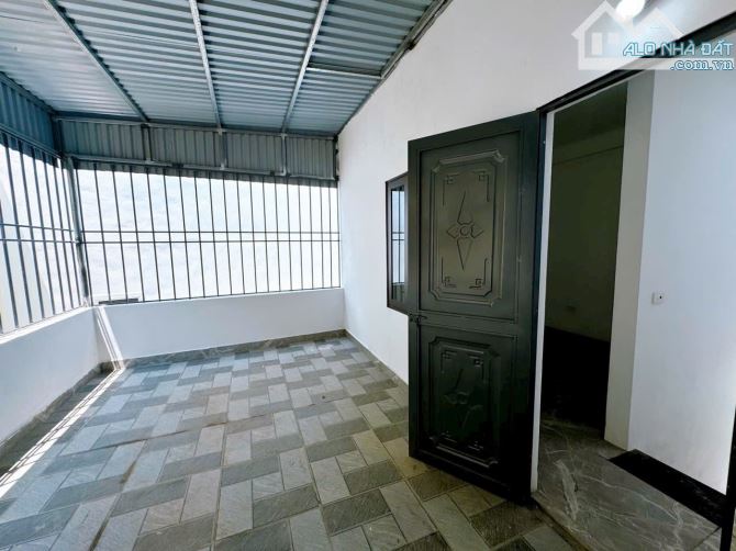 NHỈNH 3 TỶ- NHÀ RỘNG, OTO GHÉ CỬA. 500M RA ĐH TD-TT, 5P QL6-10P BX YÊN NGHĨA - 4