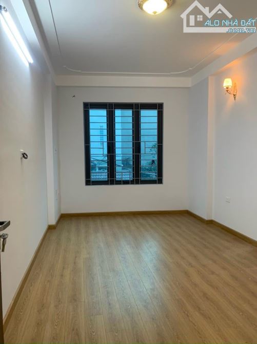 Nhà đẹp Yên Nghĩa, ngõ thông, ô tô qua cửa. Dt 32m2x4 tầng. Giá 3,65 tỷ - 4