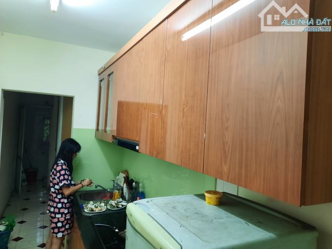 Bán căn hộ đầu hồi khu C, sổ đỏ lớn