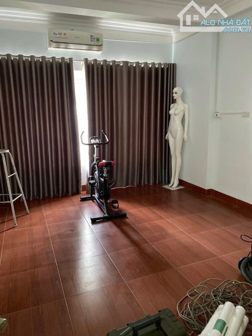 Bán nhà ngõ 21 Trần Quốc Hoàn, 40m2 x 5 tầng, ô tô tránh - 4