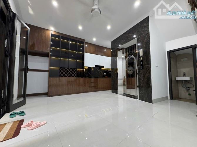 LÊ THANH NGHỊ - THANG MÁY - XÂY MỚI - Ở NGAY - 4