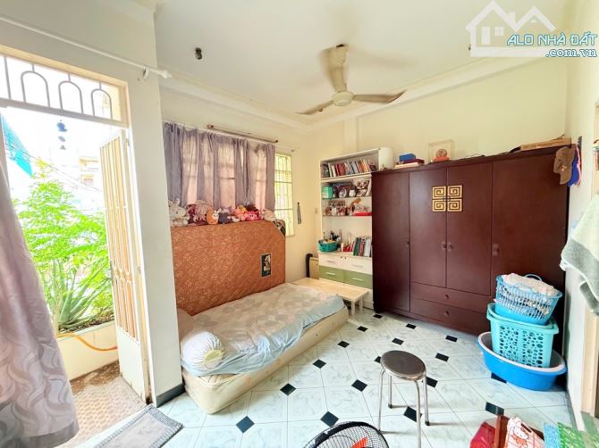 Chủ nhiệt bán giảm 500tr còn nhỉnh 10 tỷ xíu - 100m2, 3 tấm, ngang khủng, vuông vực. - 4