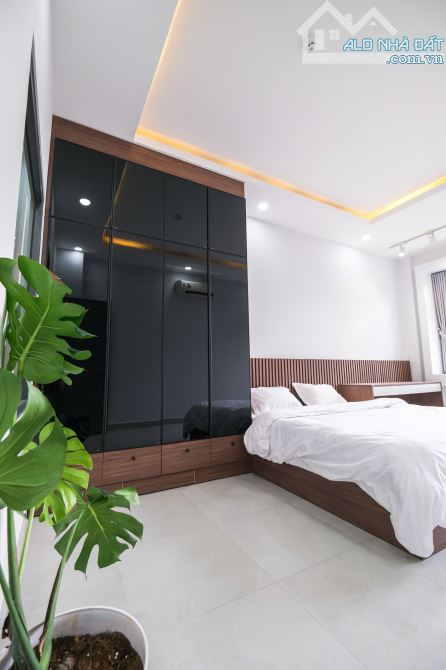 CHO THUÊ CHDV 60M2 MT HAI BÀ TRƯNG, QUẬN 1, VIEW CÔNG VIÊN LÊ VĂN TÁM, 12.5 TR/TH - 4