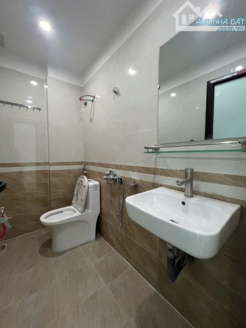 🚗 NHÀ 4 TẦNG MỚI TINH– PHÂN LÔ SƠN ĐỒNG – Ô TÔ LÙI TẬN CỬA! GIÁ CHỈ 4.9 TỶ 🏠 - 4