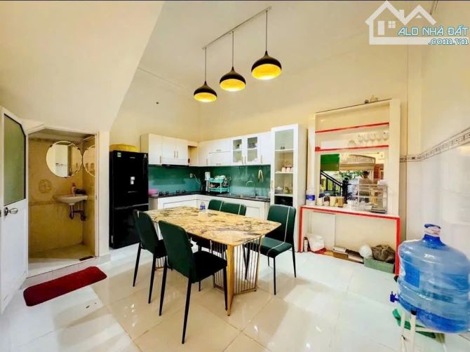 Bán nhà hẻm xe hơi đường Lê Thị Chợ, quận 7, Dt 5 x12m, 3 lầu, ST. Giá 9,5 tỷ - 4