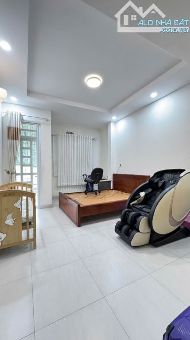🏡 BÁN NHÀ ĐẸP ĐƯỜNG SỐ 37 – TÂN KIỂNG, QUẬN 7 ✅🚘 xe hơi đổ cửa  ✅ Diện tích 4x22m, - 4