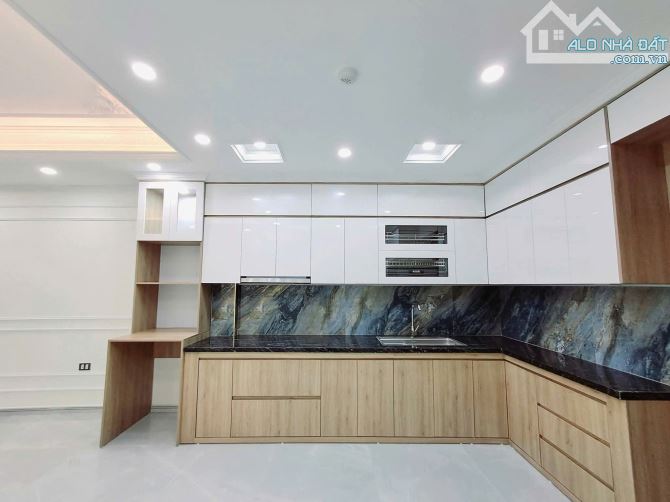 NHÀ ĐẸP SIÊU PHẨM BA ĐÌNH - THANG MÁY - PHÂN LÔ - VỈA HÈ Ô TÔ TRÁNH, ĐỖ NGÀY ĐÊM - LÀM VĂN - 4