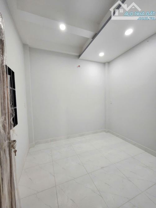 NHÀ SỬA TÂM HUYẾT ĐỂ Ở - BÁN ĐI RẤT TIẾC -  HXH QUAY ĐẦU - THÔNG RA ĐƯỜNG 3/2, Q10 - 43 M2 - 4