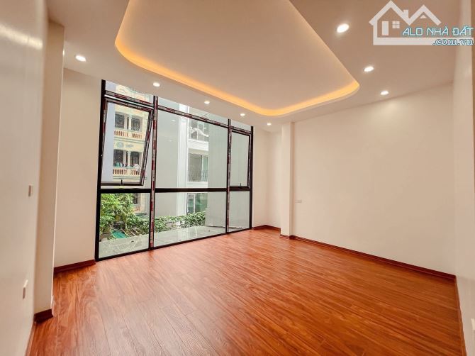 Bán nhà Phố Huỳnh thúc Kháng. Đống đa. Diện tích 45m. 7 tầng. Giá 17 tỷ - 5