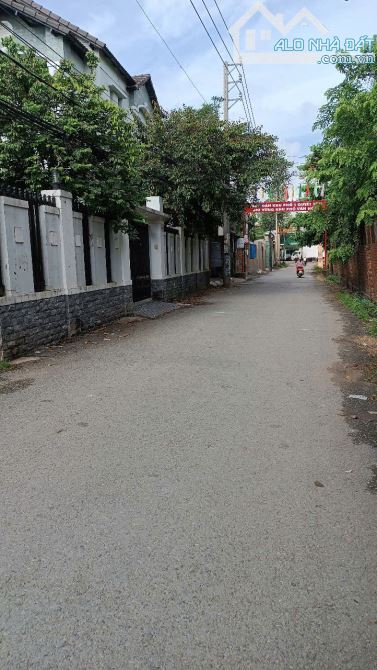 Giá 2 tỷ 750. Bán nhà 1 trệt 1 lầu mới 100% phường Biên Hoà. 5x14m. Đường ô tô. Sân ôtô. - 5