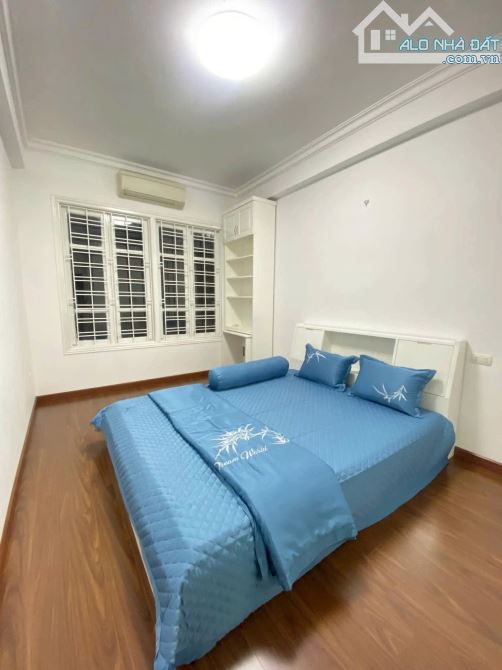 NHÀ PHÂN LÔ ĐÀO TẤN - NGÕ THÔNG, 2 MẶT NGÕ TRƯỚC SAU - Ô TÔ 4 CHỖ ĐỖ CỬA - MT 4M - NHỈNH 1 - 5