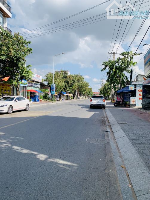 Bán Nhà Dĩ An-Bình Dương, Ngay VINCOM PLAZA, DT: 90m2x3tầng. Chỉ 5 tỷ 1 TL - 5
