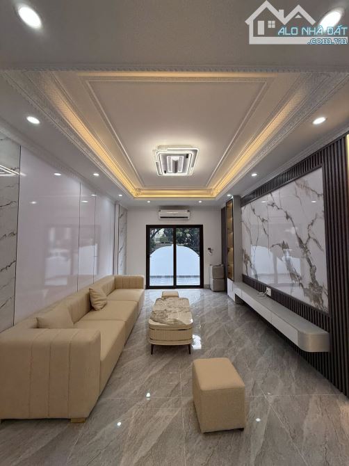 BÁN NHÀ MẶT PHỐ NGŨ NHẠC – LÔ GÓC – Ô TÔ  – KINH DOANH – 60M²  – 3.5M MT - 16.9 TỶ - 5