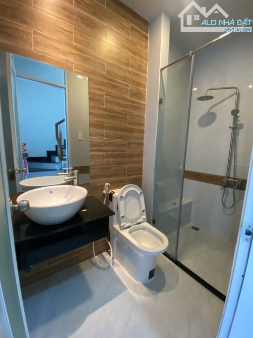 TÂN HÓA - Q6 - HẺM 8M - 80M2 - 4 TẦNG 5PN 4WC SÂN THƯỢNG - CHỈ 8.5 TỶ - 6
