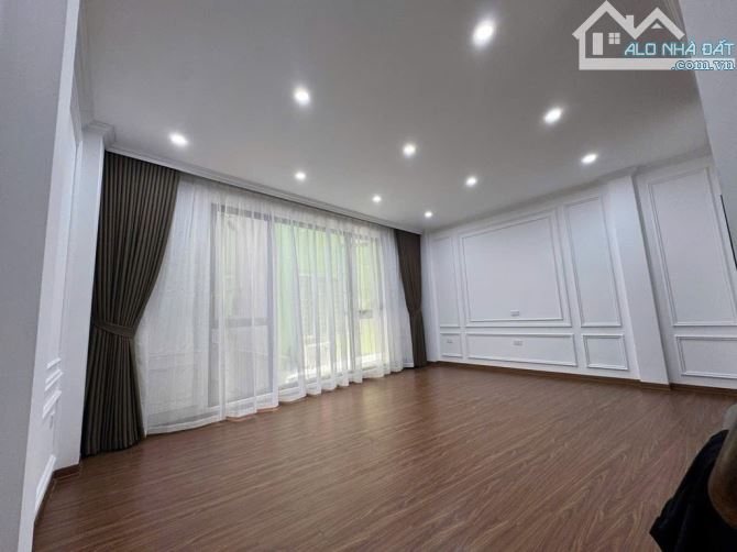 LÊ THANH NGHỊ - THANG MÁY - XÂY MỚI - Ở NGAY - 6