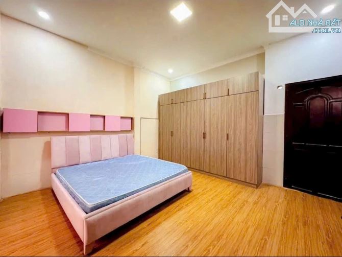Bán nhà hẻm xe hơi đường Lê Thị Chợ, quận 7, Dt 5 x12m, 3 lầu, ST. Giá 9,5 tỷ - 6