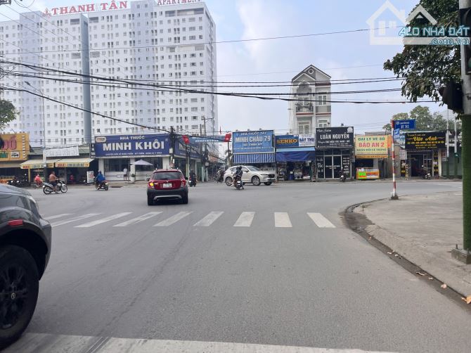Bán nhà nghỉ 12 phòng, 132m2, thổ cư, đường 5m, kề ngã tư DT743-N.T. Minh Khai, giá~30 t - 7