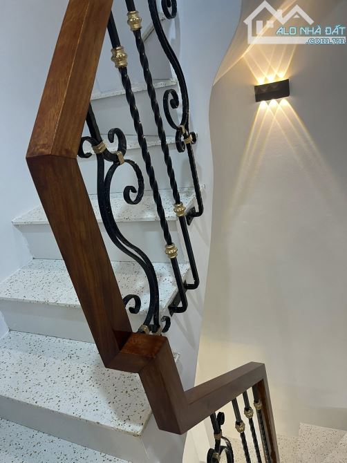 CHÍNH KINH THANH XUÂN NHÀ MỚI ĐẸP FULL NỘI THẤT 100M RA PHỐ 25M2  4 TẦNG 6 TỶ - 7