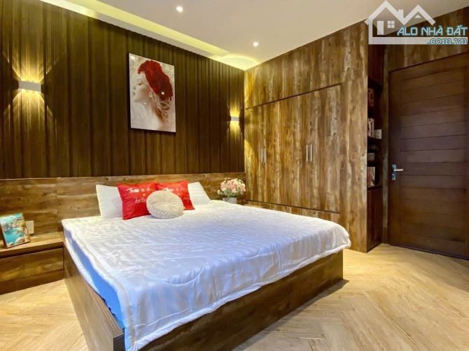 NHÀ ĐẸP 4 TẦNG FULL NỘI THẤT - 43m2 (4.5 × 10)  GẦN EMART - 6.88 TỶ - 7