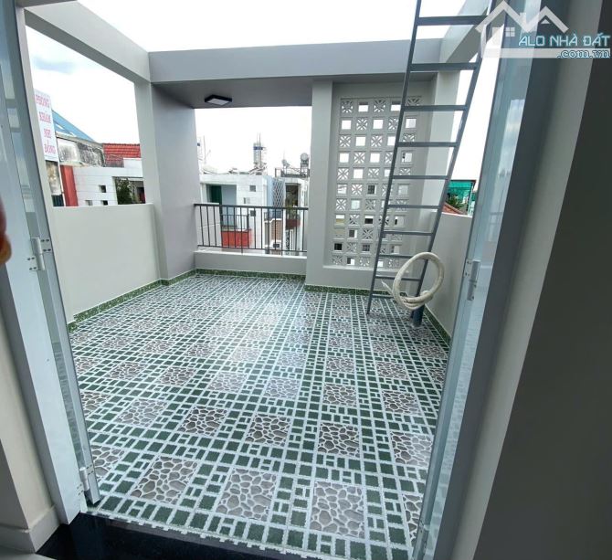 TÂN HÓA - Q6 - HẺM 8M - 80M2 - 4 TẦNG 5PN 4WC SÂN THƯỢNG - CHỈ 8.5 TỶ - 8