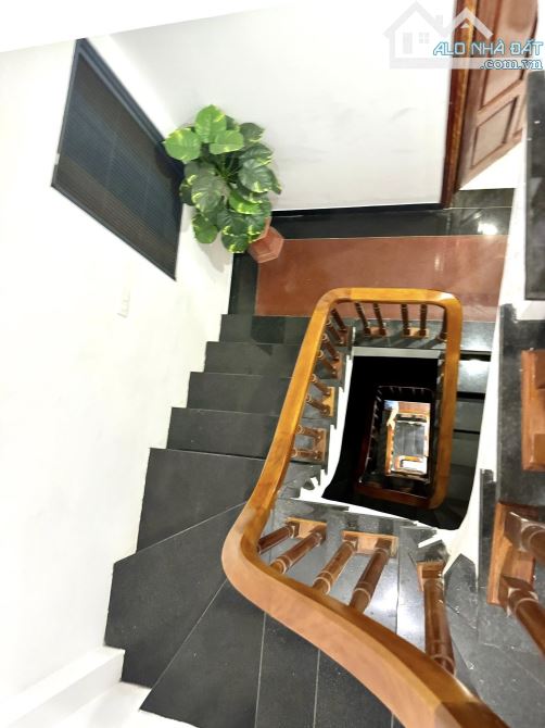 NHÀ CHỦ XÂY TÂM HUYẾT ĐẸP NGÔ QUYỀN HÀ ĐÔNG PHÂN LÔ NGÕ RỘNG 31M2 5 TẦNG 8 TỶ - 8