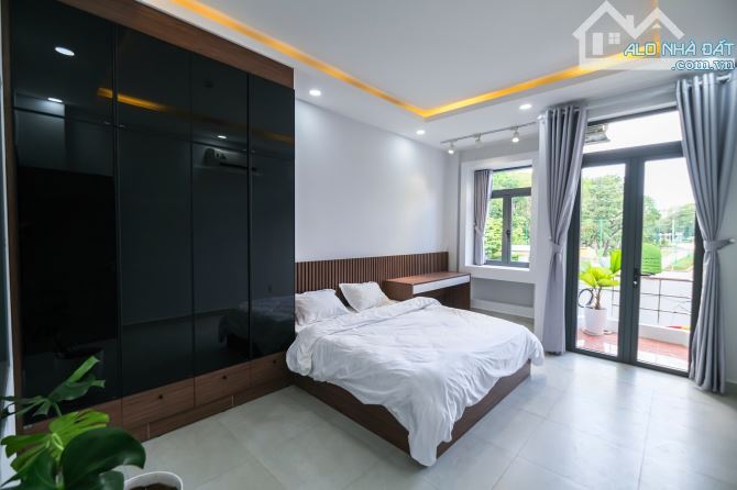CHO THUÊ CHDV 60M2 MT HAI BÀ TRƯNG, QUẬN 1, VIEW CÔNG VIÊN LÊ VĂN TÁM, 12.5 TR/TH - 9
