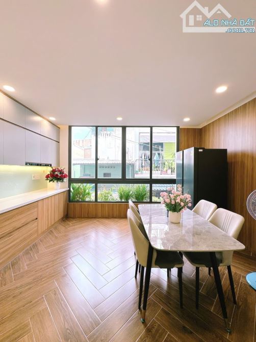 NHÀ ĐẸP 4 TẦNG FULL NỘI THẤT - 43m2 (4.5 × 10)  GẦN EMART - 6.88 TỶ - 9