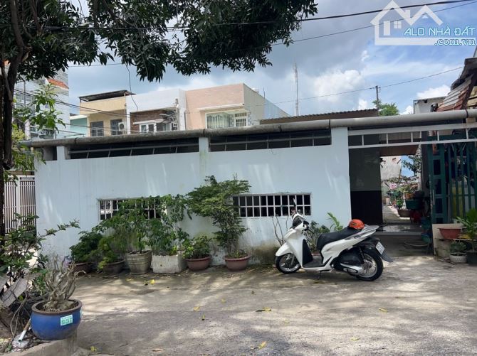 Bán đất Nguyễn Xiển, Long Thạnh Mỹ,  Quận 9, 225m2, HXH, Lô góc 2 mặt tiền,chỉ 9 tỷ 800 TL
