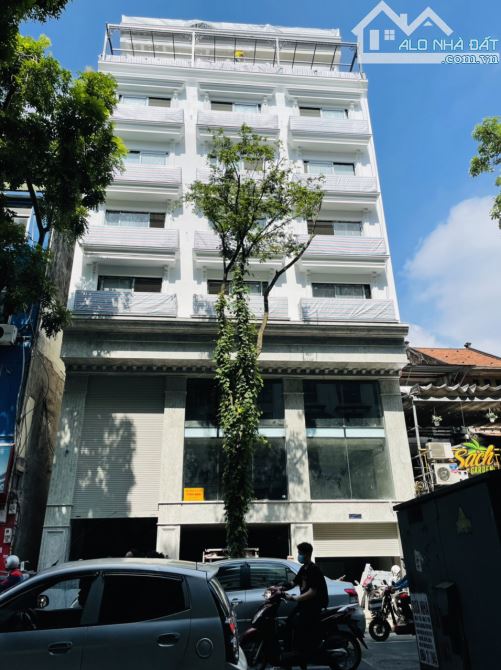 BÁN TÒA NHÀ PHỐ HOÀNG QUỐC VIỆT, 250M2 MẶT TIỀN 12M VỚI GIẤY PHÉP CHUẨN CHỈ