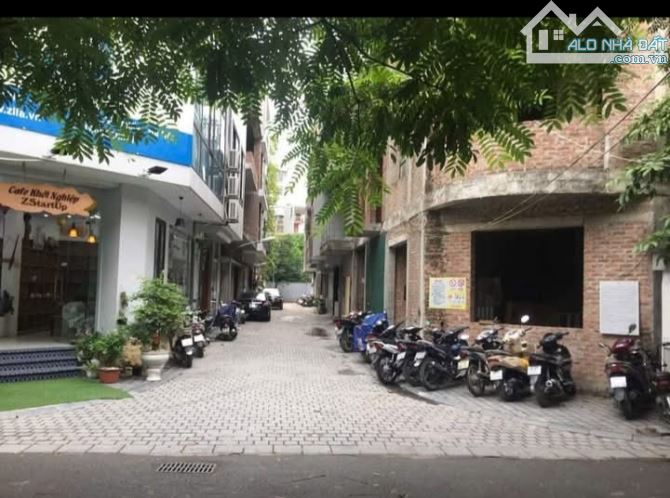 Cần bán nhà Lê Văn Lương diện tích 100m, 4tầng.