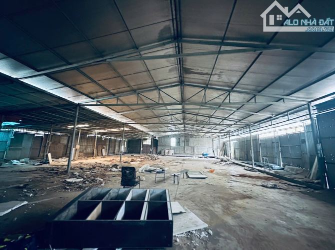 Cho thuê 700/1000m2 nhà xưởng độc lập , sẵn Văn Phòng, ngay gần cầu Nhật Tân.